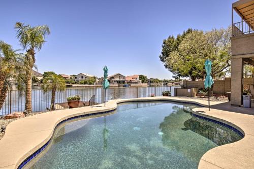 Boat Dock and Pool Lakefront Glendale Getaway!