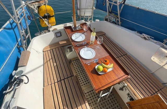 Boat 'El Velero' with Sea View and Private Terrace