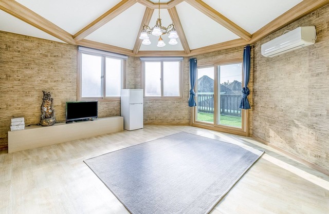 Boeryeong Rainbow Oceanview Pension