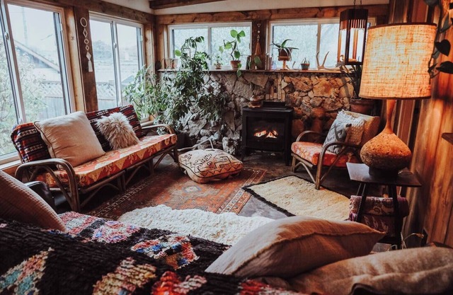 Boho Art cottage in hip Bay View, Milw neighborhood- 3bed, Sauna, Hot Tub