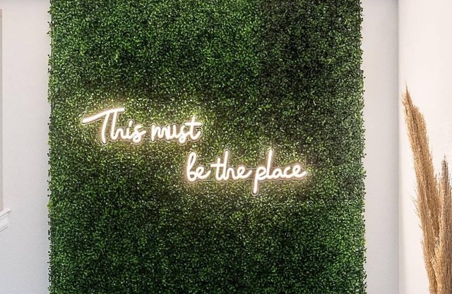 Boho Dream House - 5 minutes from the Airport!