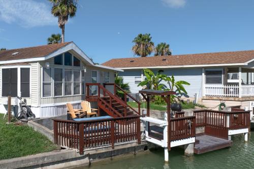 Bonnet Sea Cottage on the water- LIV Resort
