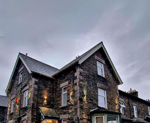 Bonny Brae House by Woodland Park