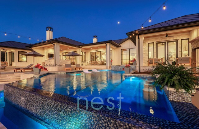 *Book 4, Get 3 Free – Stay 7 Nights, Pay for 4!*