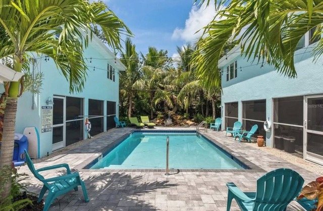 🦩Book Me Baby! Wildflower Inn Siesta Key #7 Split Leaf🦩