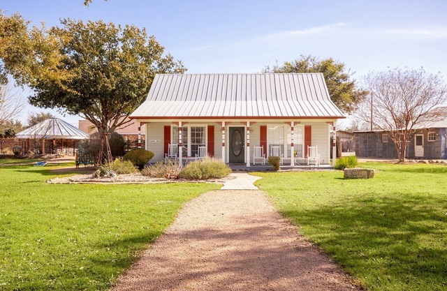 Book Your New Braunfels Escape