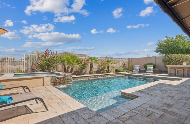 Book Your Winter Escape Now!Luxurious 5 Star Golf Course Home with Pool & Spa!