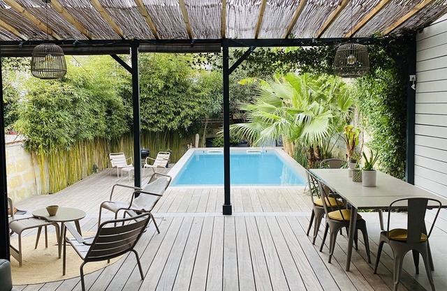 Bordeaux center family house, swimming pool + garden