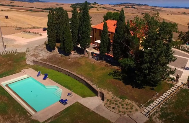 Borgo del Silenzio with private pool, all apartments