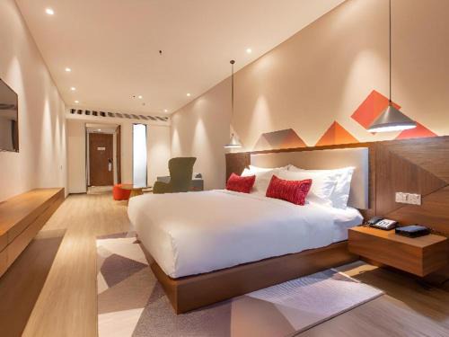 Borrman Hotel Guilin Railway Station Two Rivers and Four Lakes