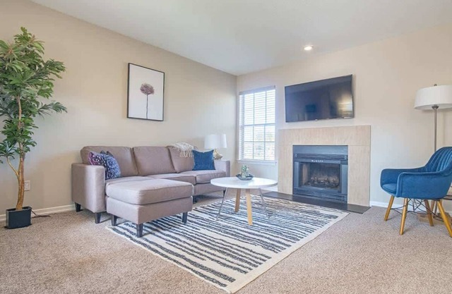 Boulevard Stays Tranquil 1BR King Suite Pool, Gym, Parking 03