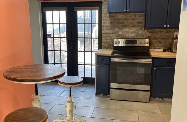 Bourbon House located within 1-2 miles from the local Distilleries