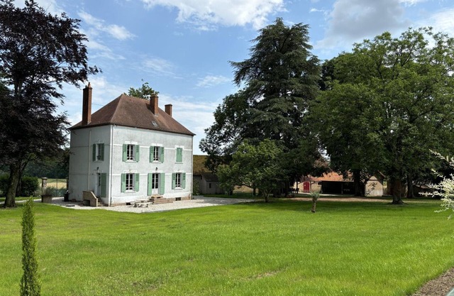 Bourgeois House 1830 with Garden, Pets Allowed