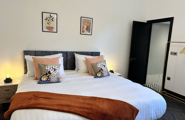 Boutique Central Apartment - walk to Beach, Theatre & Restaurants