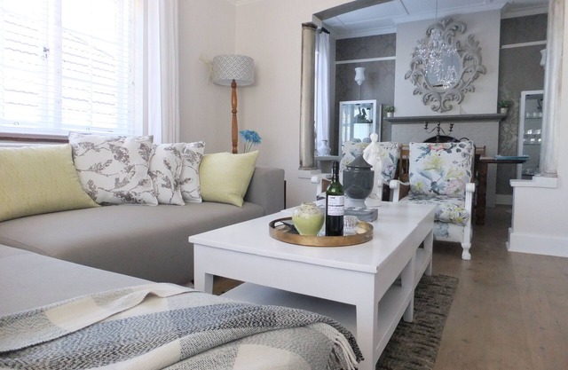 Boutique Heritage Home With Knysna Heads And Sunset Views