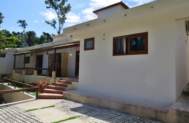 INDIPENDENT HOUSE IN ARRAIAL D'AJUDA NEAR THE CENTER up to 6 PEOPLE