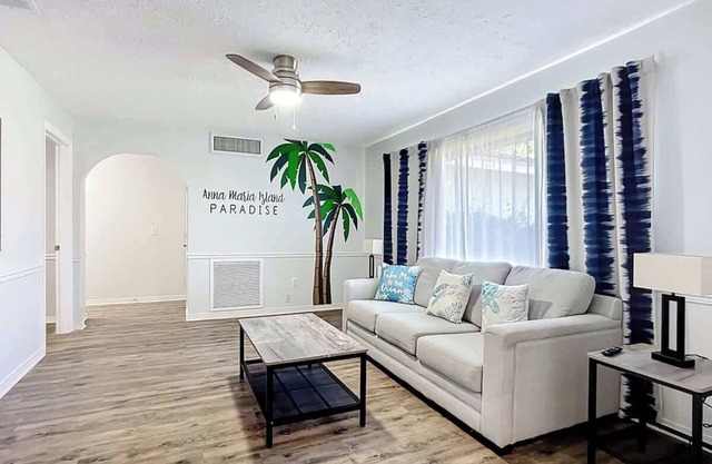 Bradenton Retreat: 4BR/2BA HEATED POOL & Mini Golf
