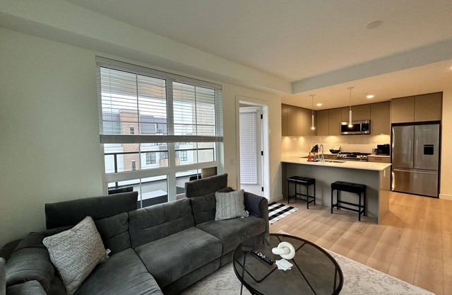 Brand New 1 Bedroom - luxury bed and finishings