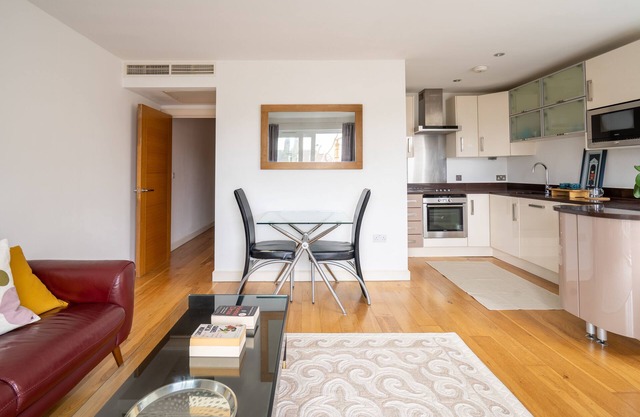 Brand new 2 bed 2 bath Apartment in Putney