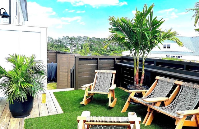 Brand New 3 Bed, Pet Friendly, Steps to the Beach!