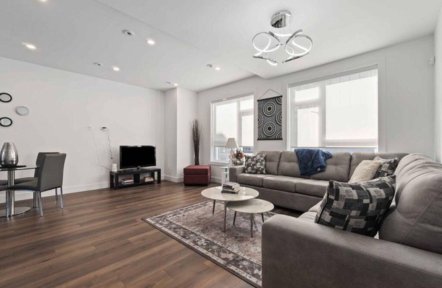 Brand New 3BD Home in Surrey!