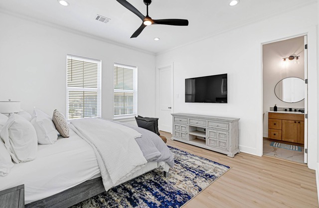 Brand New 5-bdrm home w/5 ensuite baths, wrap around decks, 900ft from the beach