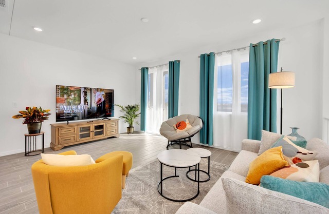 Brand New 5BR/3BA Spacious 3-Story Home 16 Sleep 1st & 3rd Fl Dual MasterBedroom