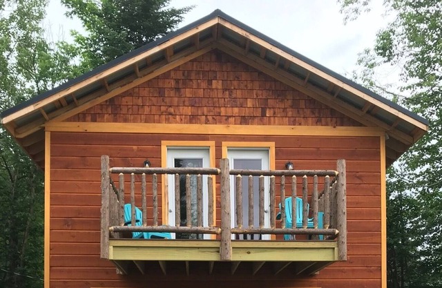 Brand New Beach Front Cottage, located on 4th Lake, walking distance to town.