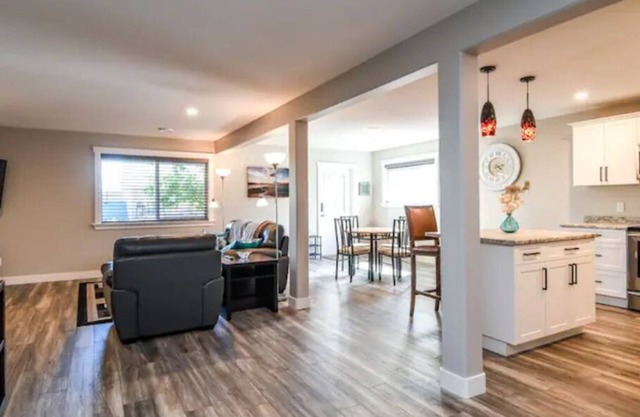 Brand New Beautiful Fully Furnished 3 Bedroom Basement Suite