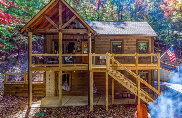 Brand New Build Luxury Mountain Chalet with Hot tub, pool, Game Room, Premium features