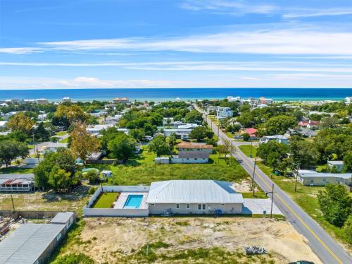 Brand New Home with In-ground Pool, Four Houses From Beautiful Laguna Beach