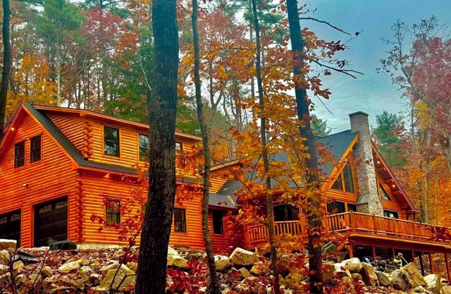 *BRAND NEW* Incredible Luxury Log Home Elevated Above Sebago Lake