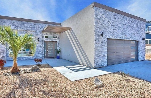 BRAND NEW LISTING! LUXURY MODERN HOME! GOLF COURSE VIEW!