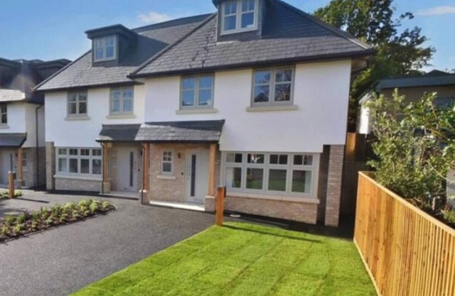 BRAND NEW Luxury House in Ashley Cross - CLOSE TO BEACH!