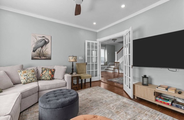 Brand New! Sleeps 10! 4 Min to Downtown Appleton!