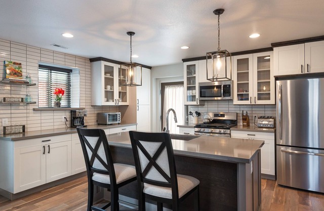 Brand New Spacious 4 bed, 4 bath, game room, deck, patio, 2 porches