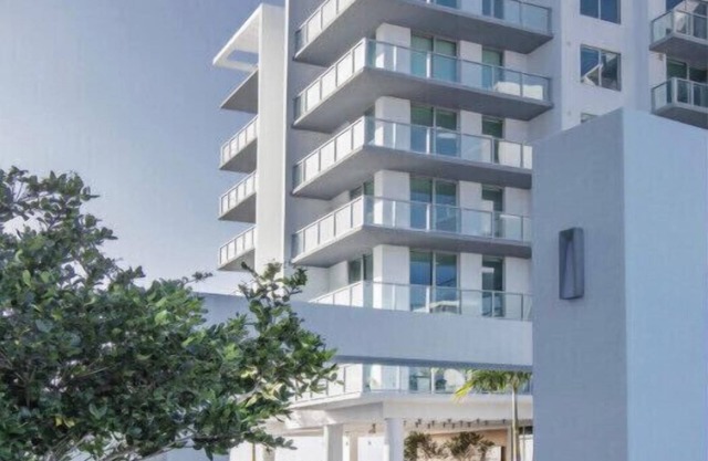 BRAND NEW TOP FLOOR IN THE HEART OF MIAMI/SUPER CLOSE TO BEST AREAS