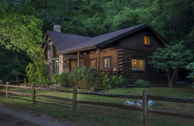 Brazos Bluffs Ranch: Beautiful Home in Rural Setting