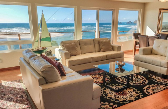 Breathtaking Bay and Ocean views!