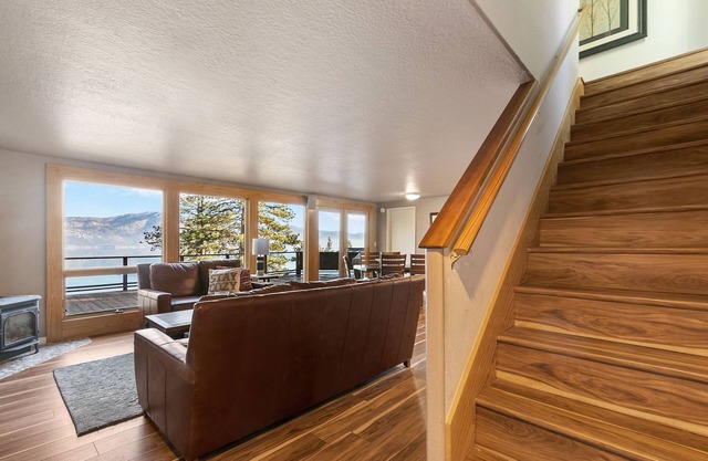 Breathtaking Views from 3bed/2bath Home