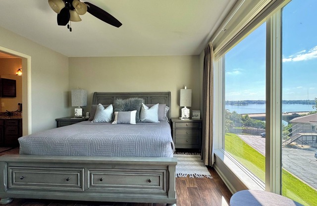 Breathtaking views of Lake Hamilton
