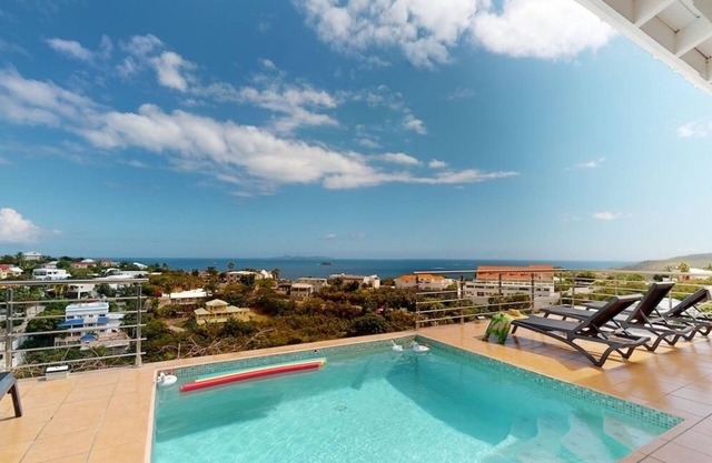 ☀️🌴Breezy Bird by IRE Vacations - Cozy 2 bedroom Villa with Private Pool