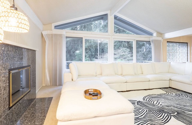 Bretton Wood home blocks from Microsoft, Lake Sammamish m/s Seattle, Downtown