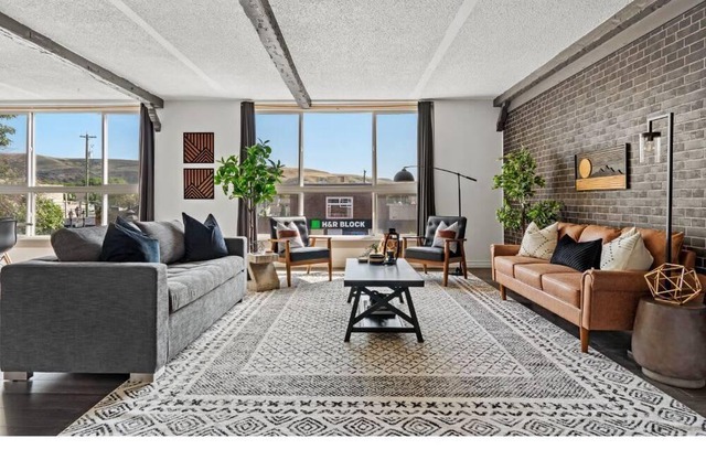 Bricks & Wood | No Service Fees | Royal Tyrell