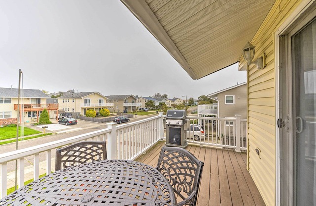 Brigantine Condo w/Gas Grill - Walk to Beach!