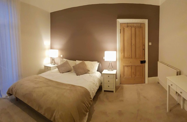 Bright, airy & spacious room. Centrally located