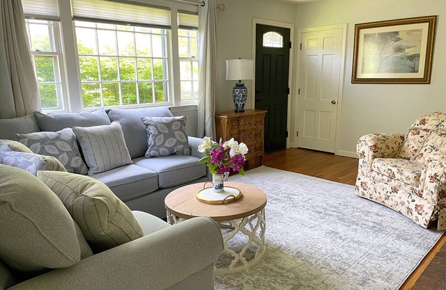 Bright and Stylish house with new central A/C, appliances and EV charger