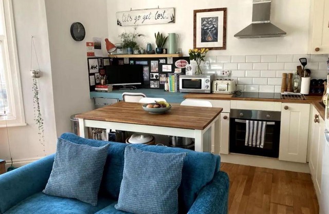 Bright, book-filled flat in artsy Stokes Croft