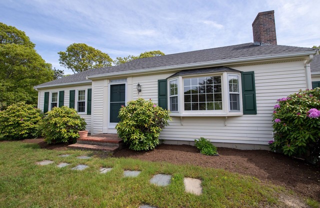 Bright & Cozy Harwich Getaway near Beach & Trails