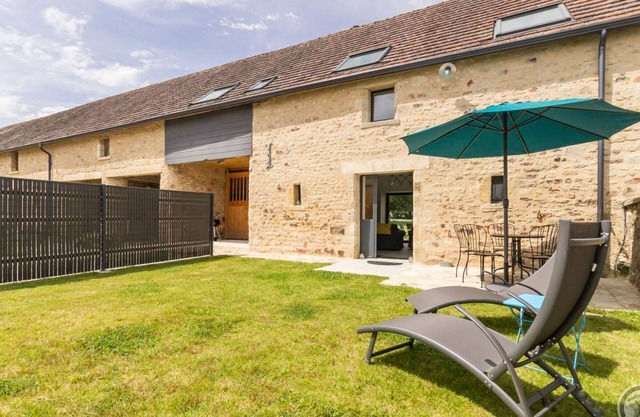 Bright house with terraces and garden in Montsenelle